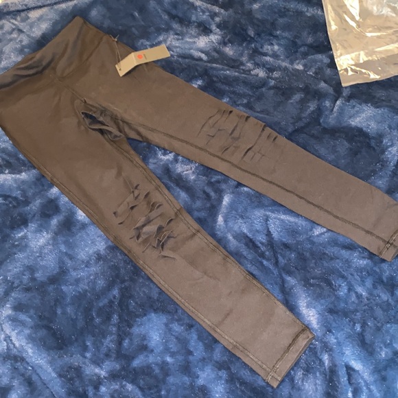 Mono B Torn Apart Leggings - Picture 4 of 4